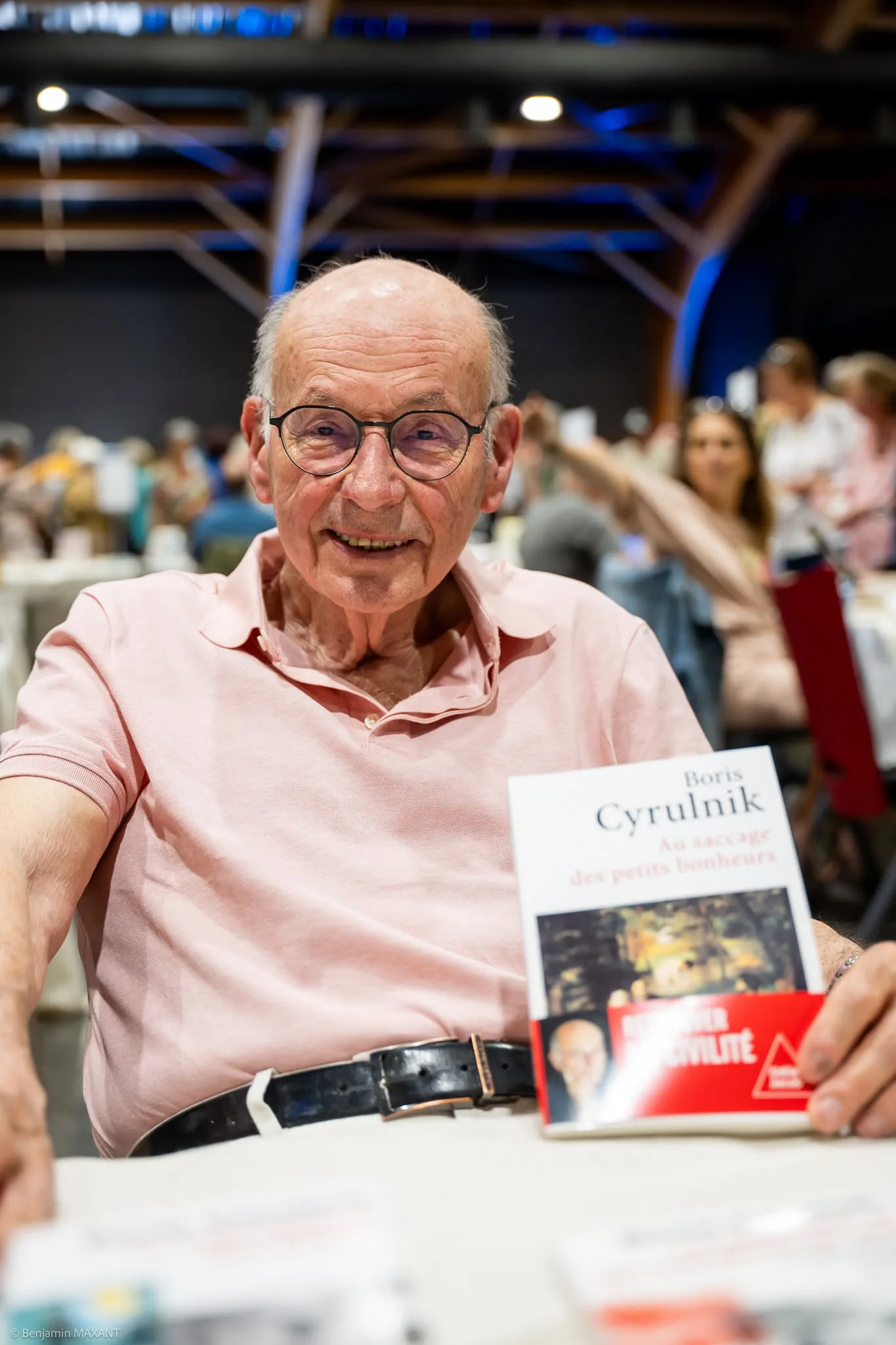 Livres et romans graphiques exposés lors du Salon du Livre de Digne-les-Bains 2026.