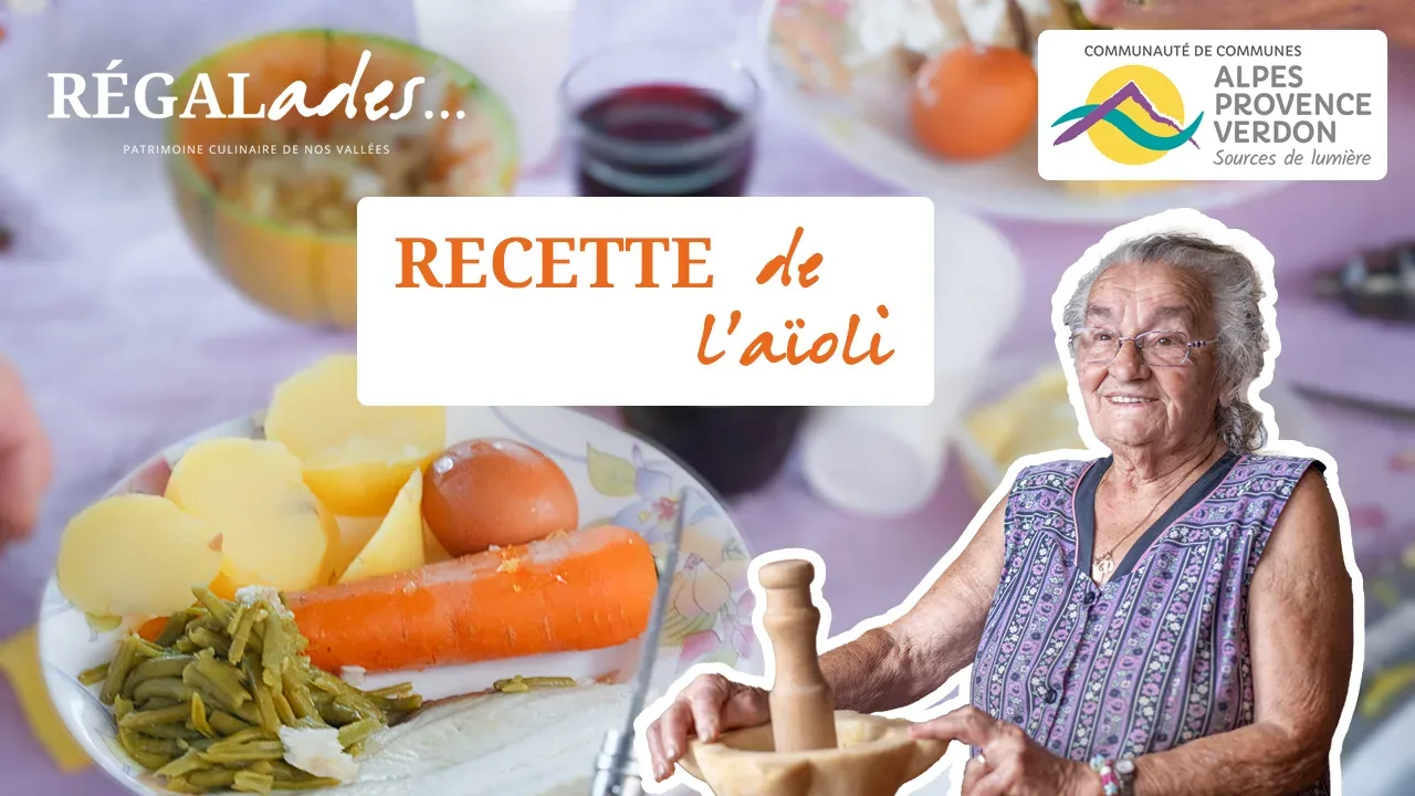 Jean-Luc, président de l'association Petra Castellana, et Denise, habitante de La Mure, présentent l'aïoli dans la série Régalades de la CCAPV.