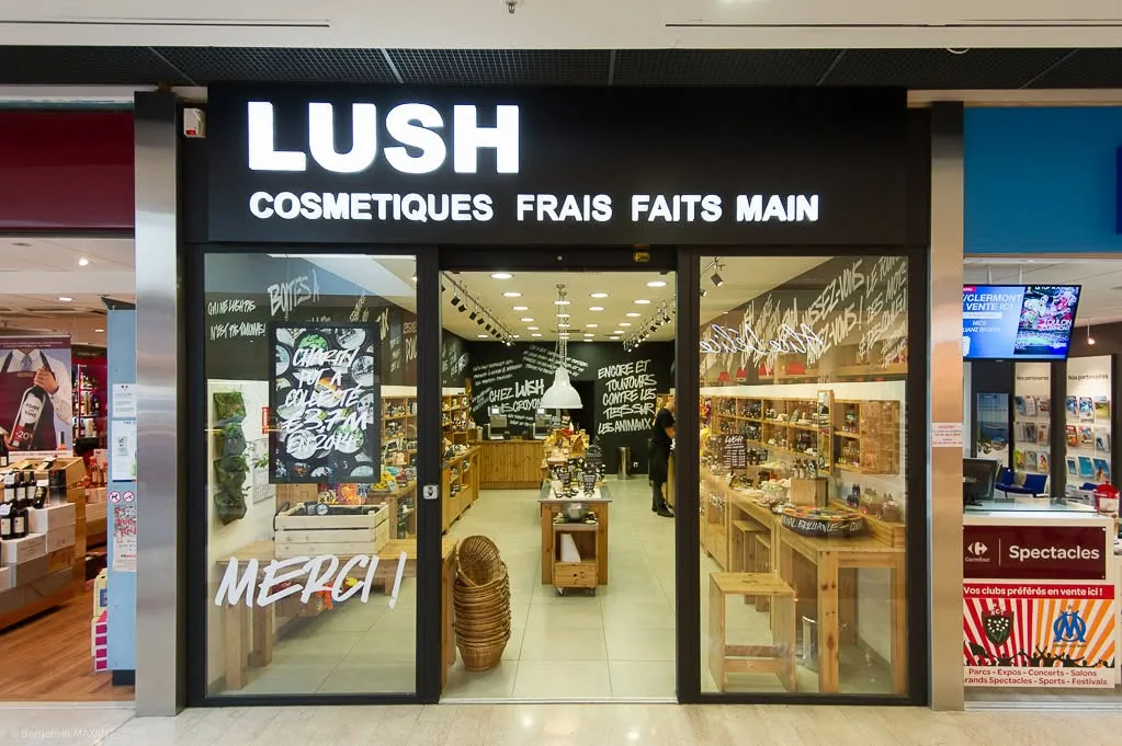 Magasin Lush en centre commercial dans le Sud-Est, reportage photo immobilier commercial